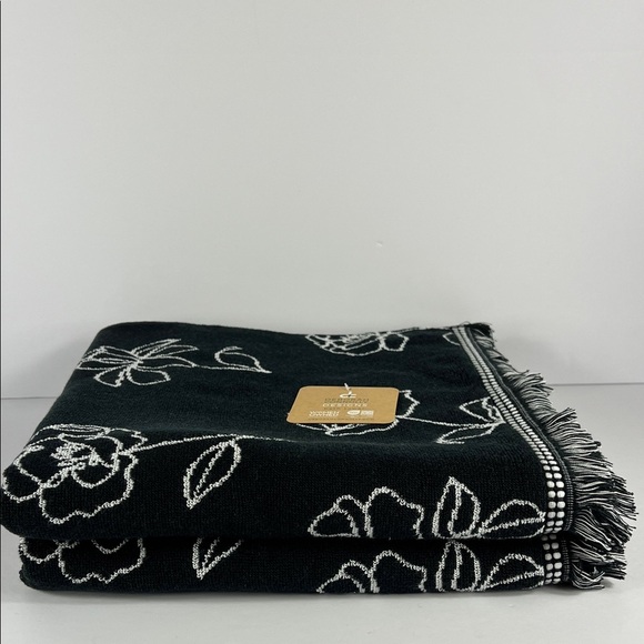 Deborah Connolly Bath Towel Set Floral Black White with Fringe Plush Cotton NEW - Picture 2 of 9